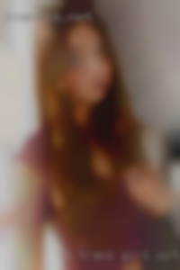 5'3 trans girl with women dark hair.