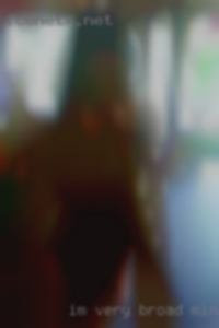 I'm very broad minde and love to pussy chat.